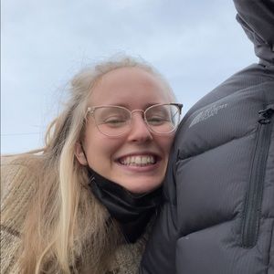 Meet your Posher, Elyse